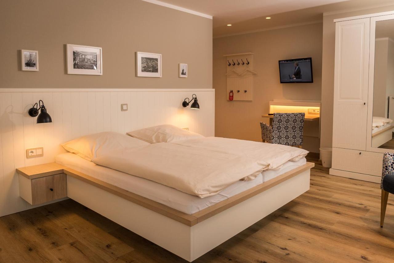Mingers Hotel Neuharlingersiel Extérieur photo