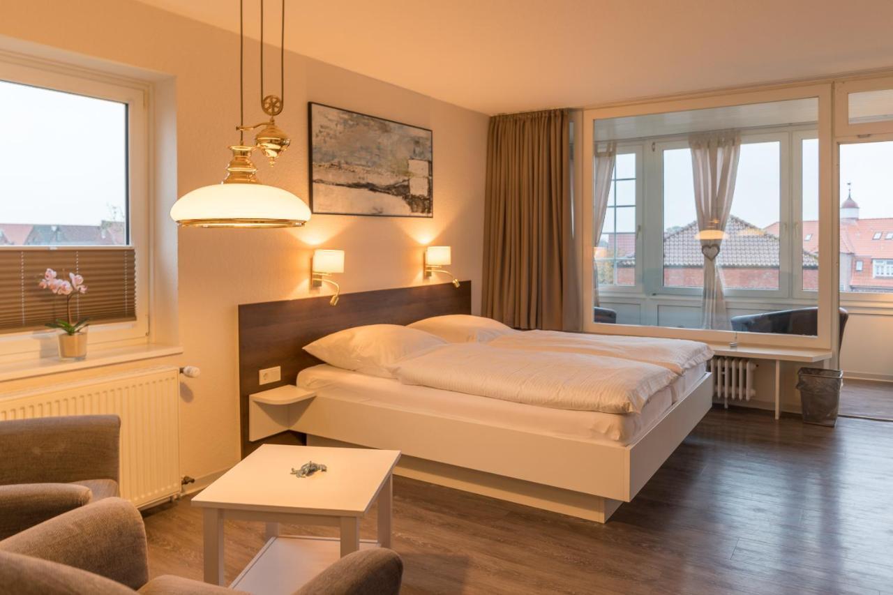 Mingers Hotel Neuharlingersiel Extérieur photo